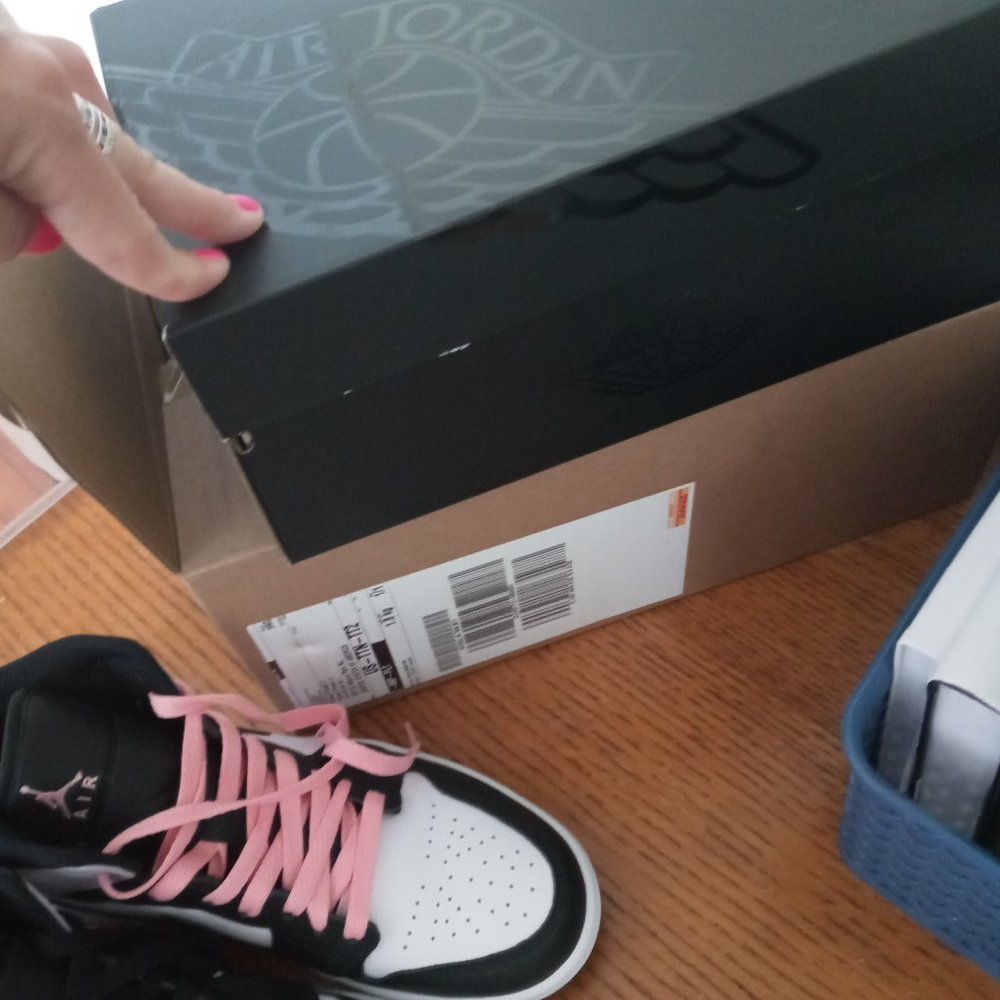 **** SOLD****Air Jordan AIR JORDAN 1 MID SE 'ZEN MASTER***** SOLD*****